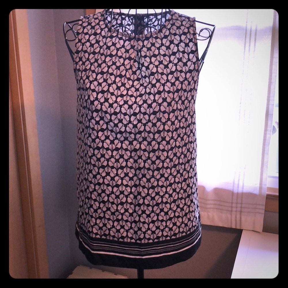 Sleeveless blouse - black & white patterned